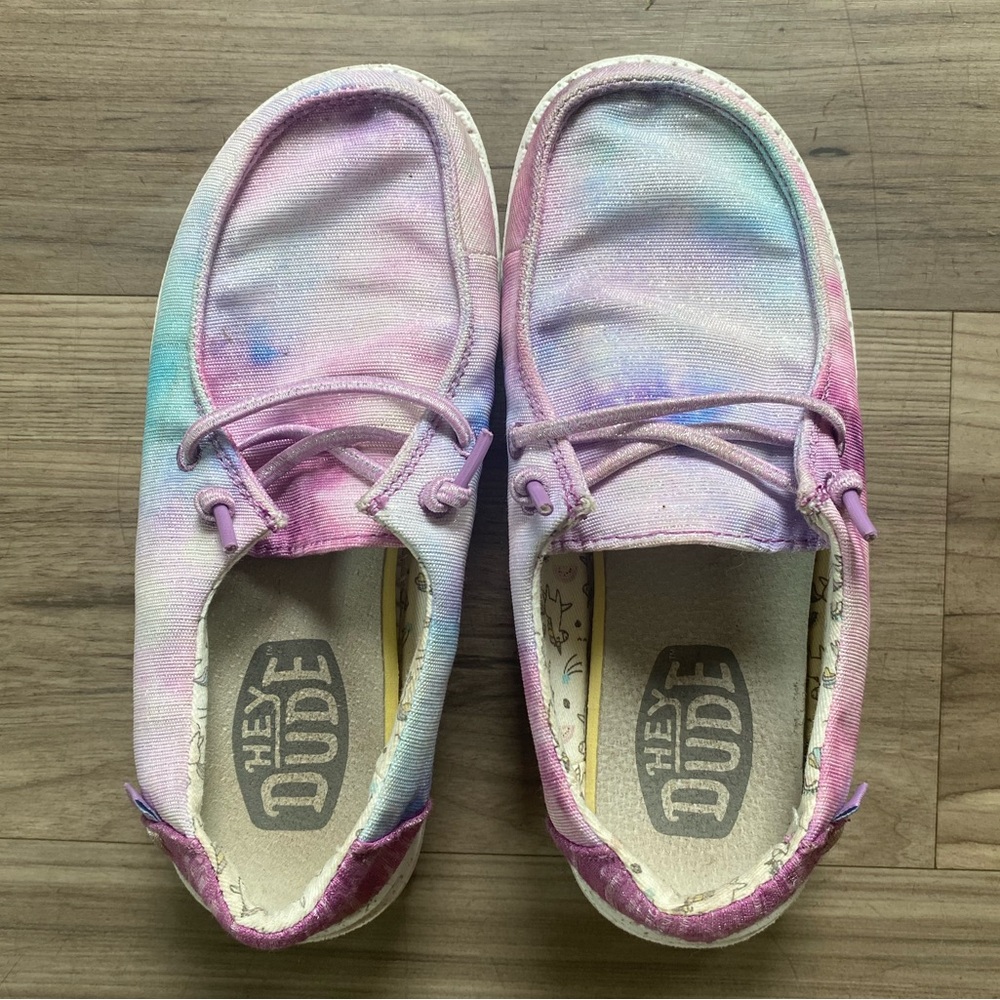 Hey Dude Wendy dreamer size 1 girls tie dye purple and blue